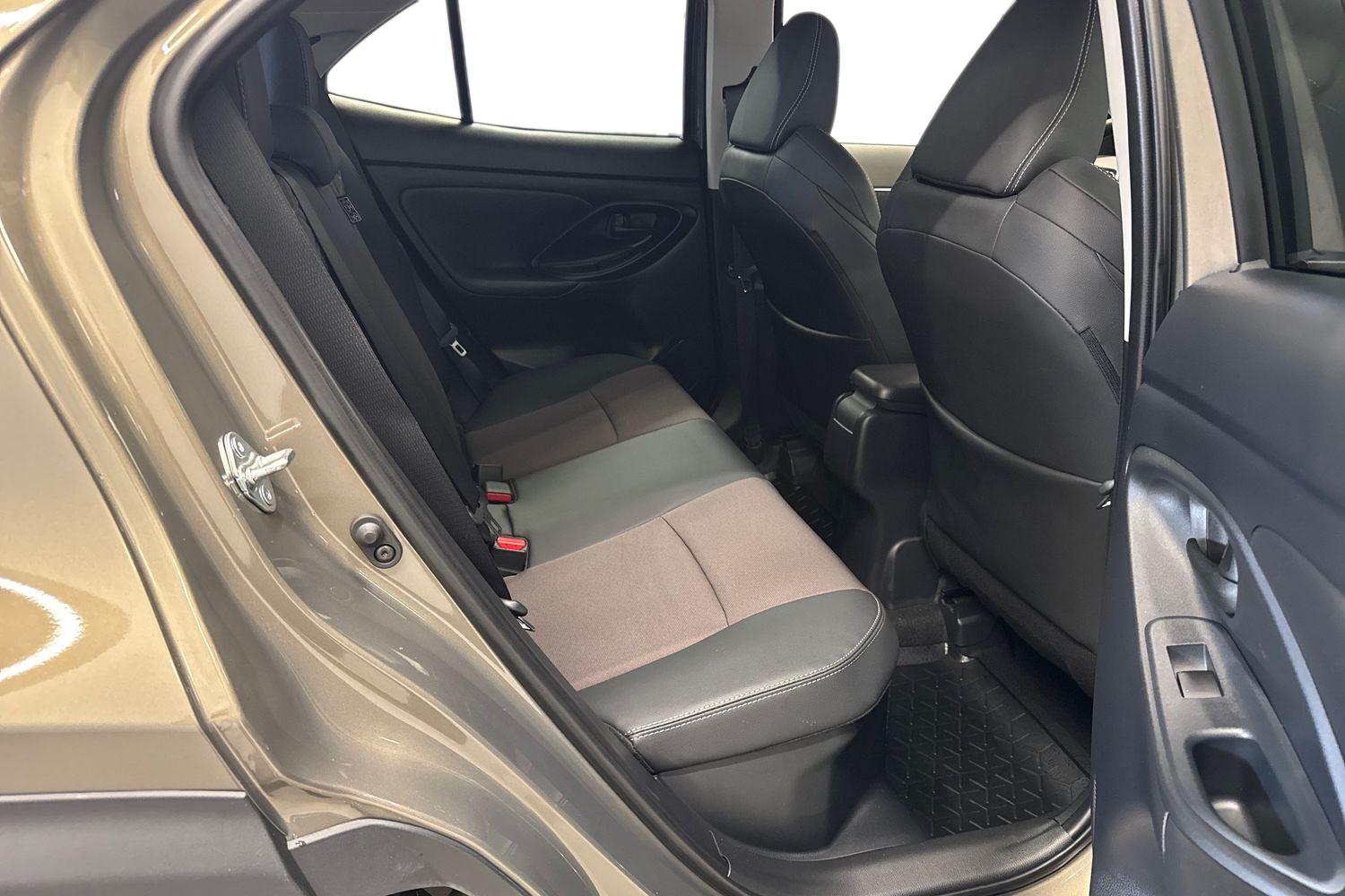 TOYOTA Yaris Cross 2025