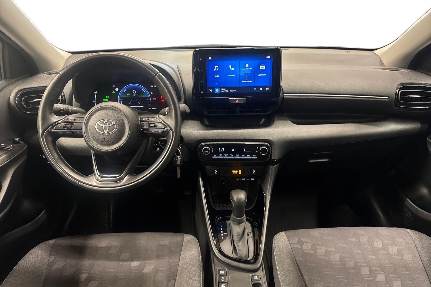 TOYOTA YARIS 2024