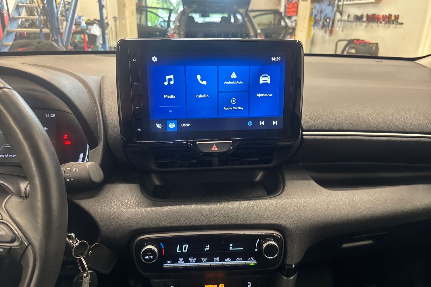 TOYOTA YARIS 2024