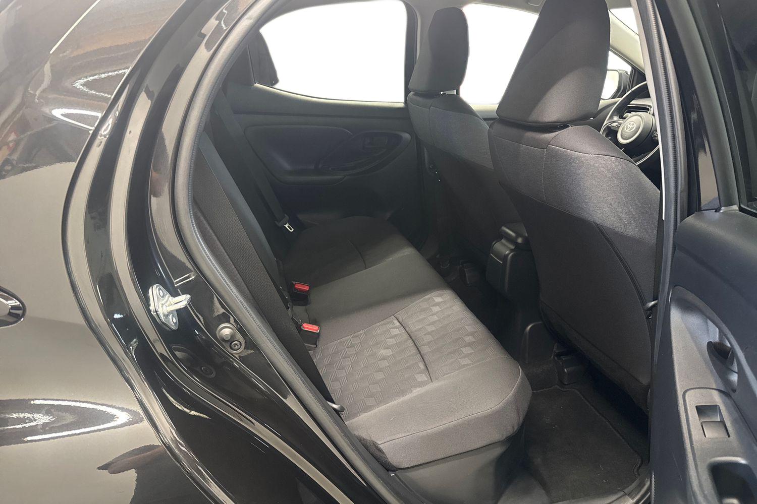 TOYOTA YARIS 2024