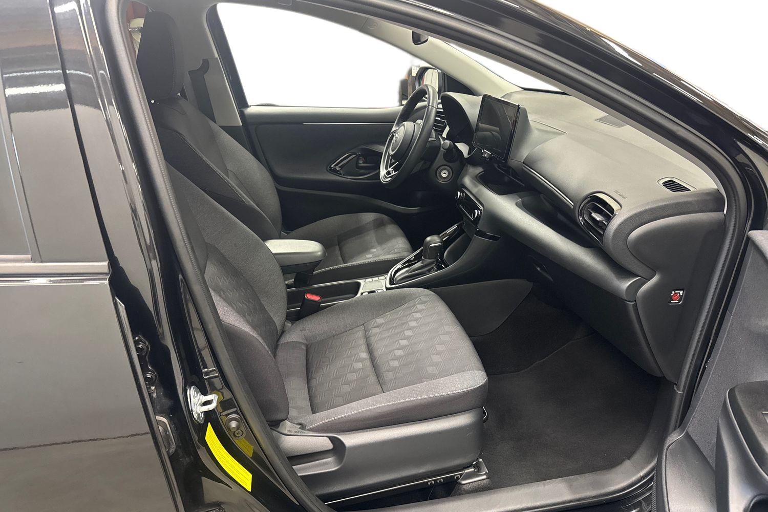 TOYOTA YARIS 2024
