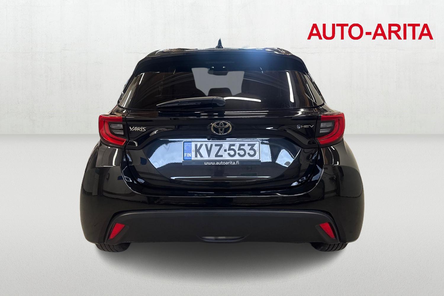 TOYOTA YARIS 2024