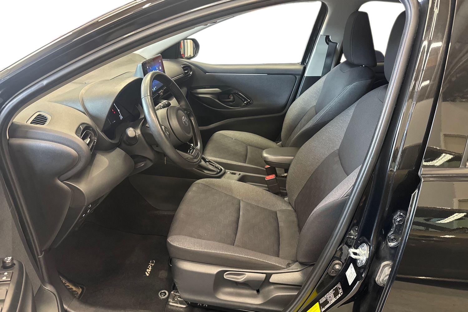 TOYOTA YARIS 2024