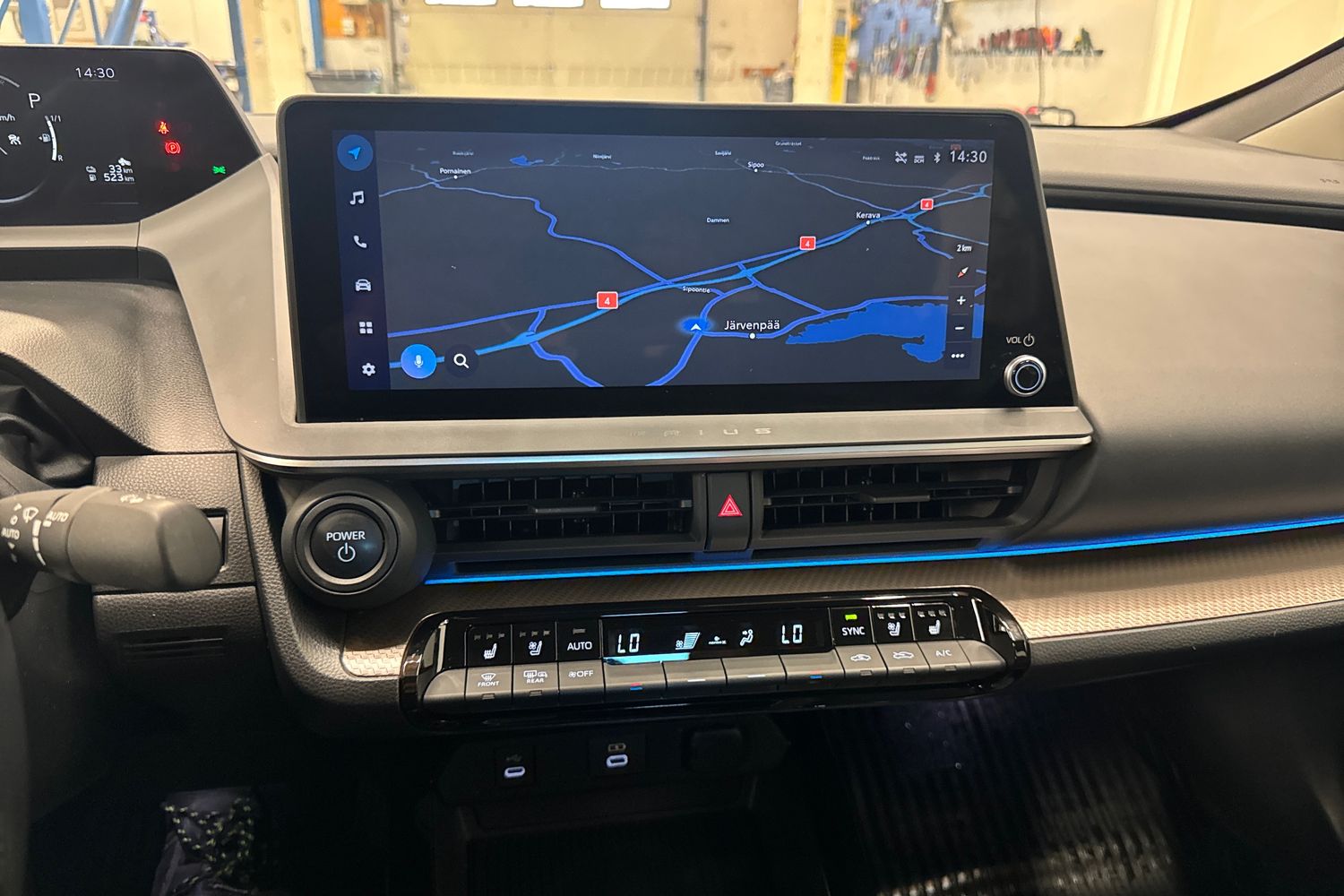 TOYOTA Prius Plug-in 2023