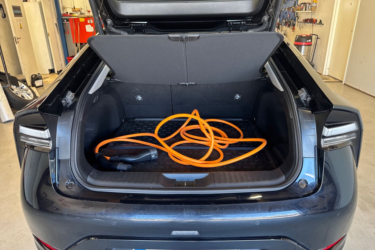 TOYOTA Prius Plug-in 2023