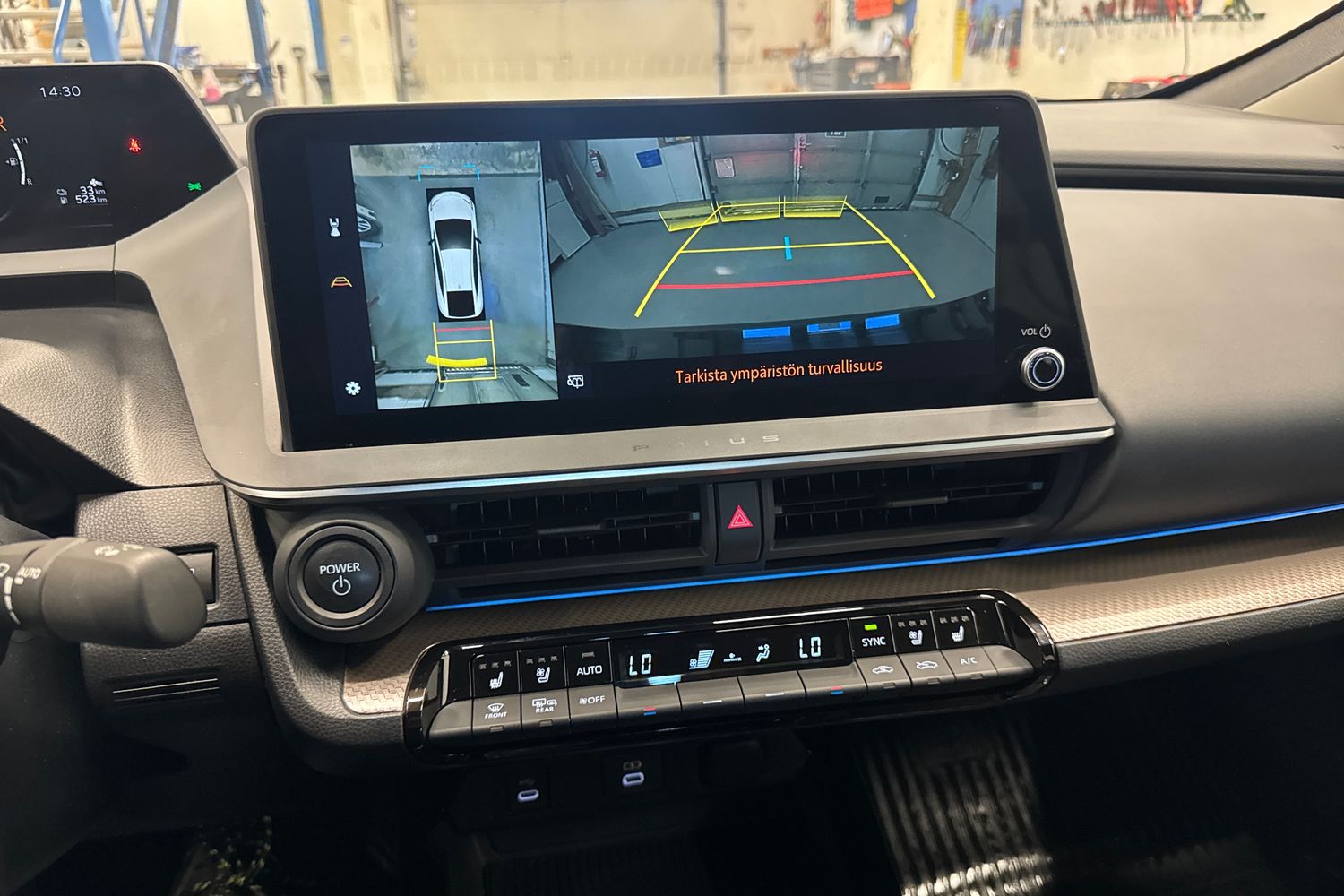 TOYOTA Prius Plug-in 2023