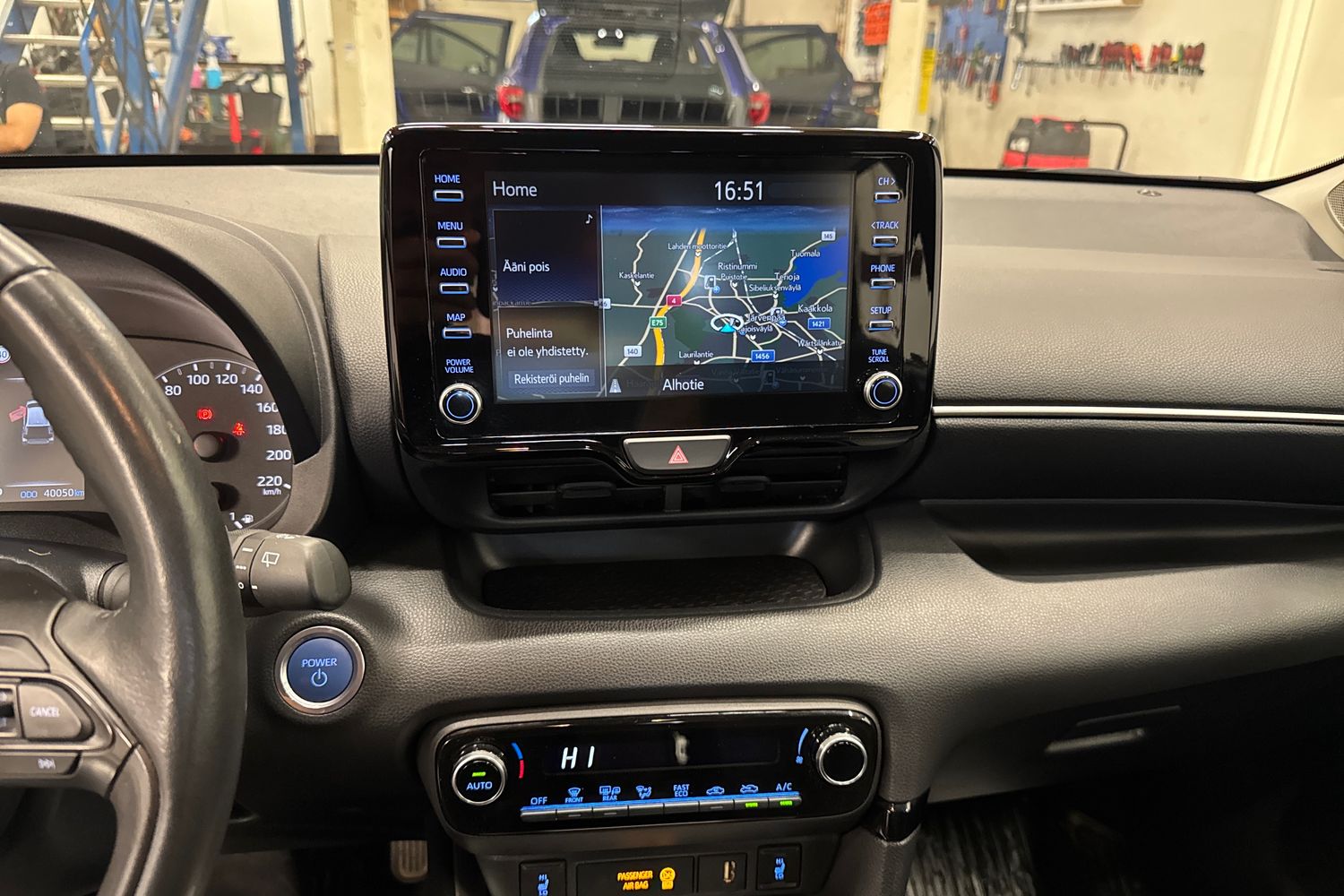 TOYOTA YARIS 2023
