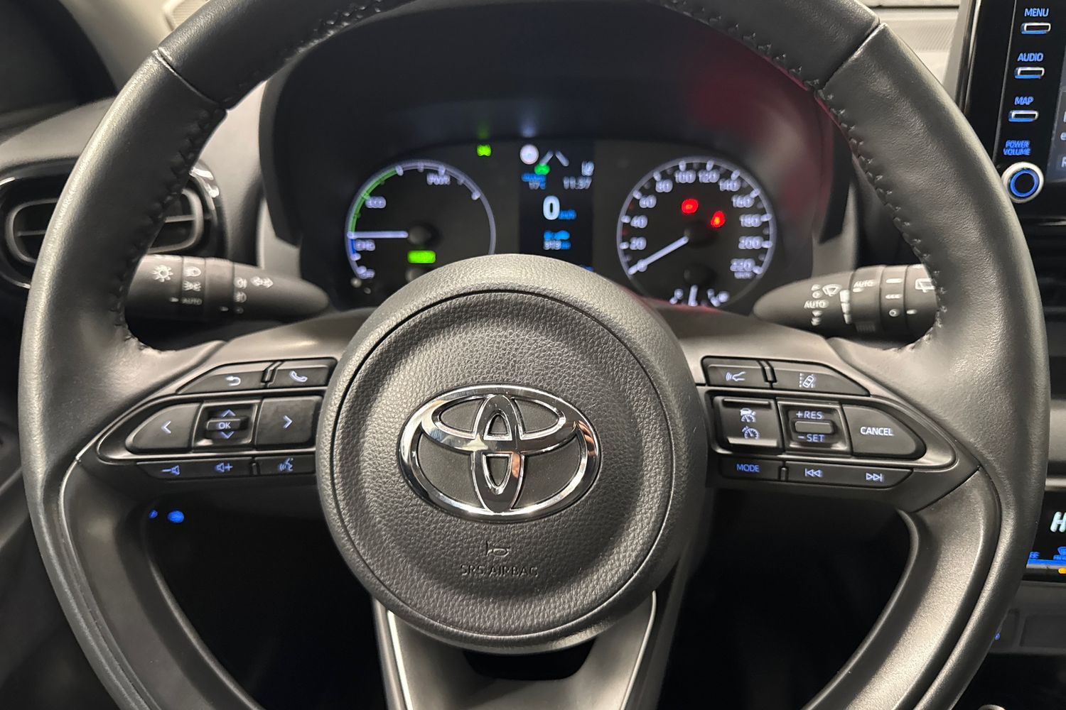TOYOTA YARIS 2023