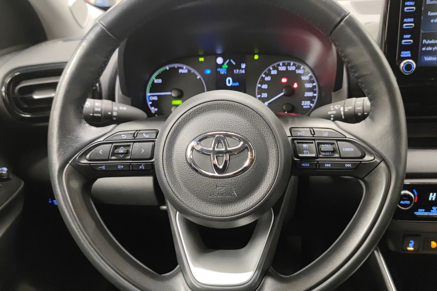 TOYOTA YARIS 2024