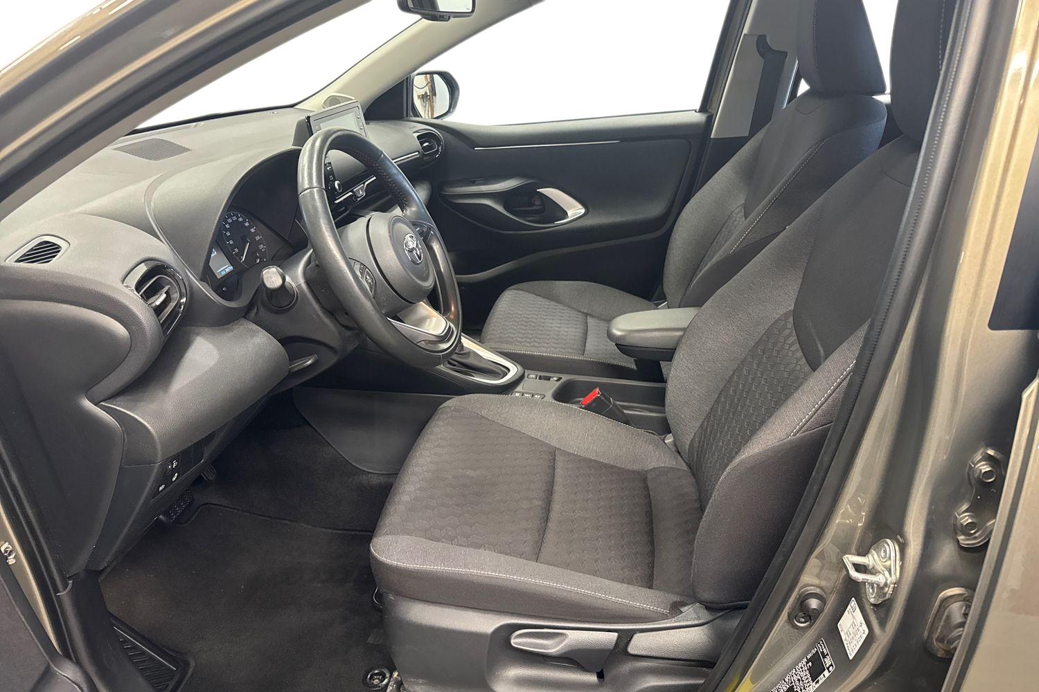TOYOTA YARIS 2023