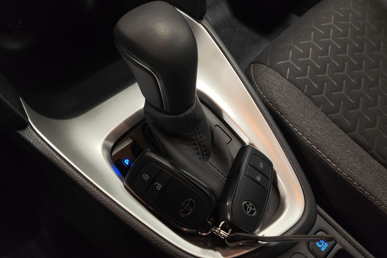 TOYOTA Yaris Cross 2024