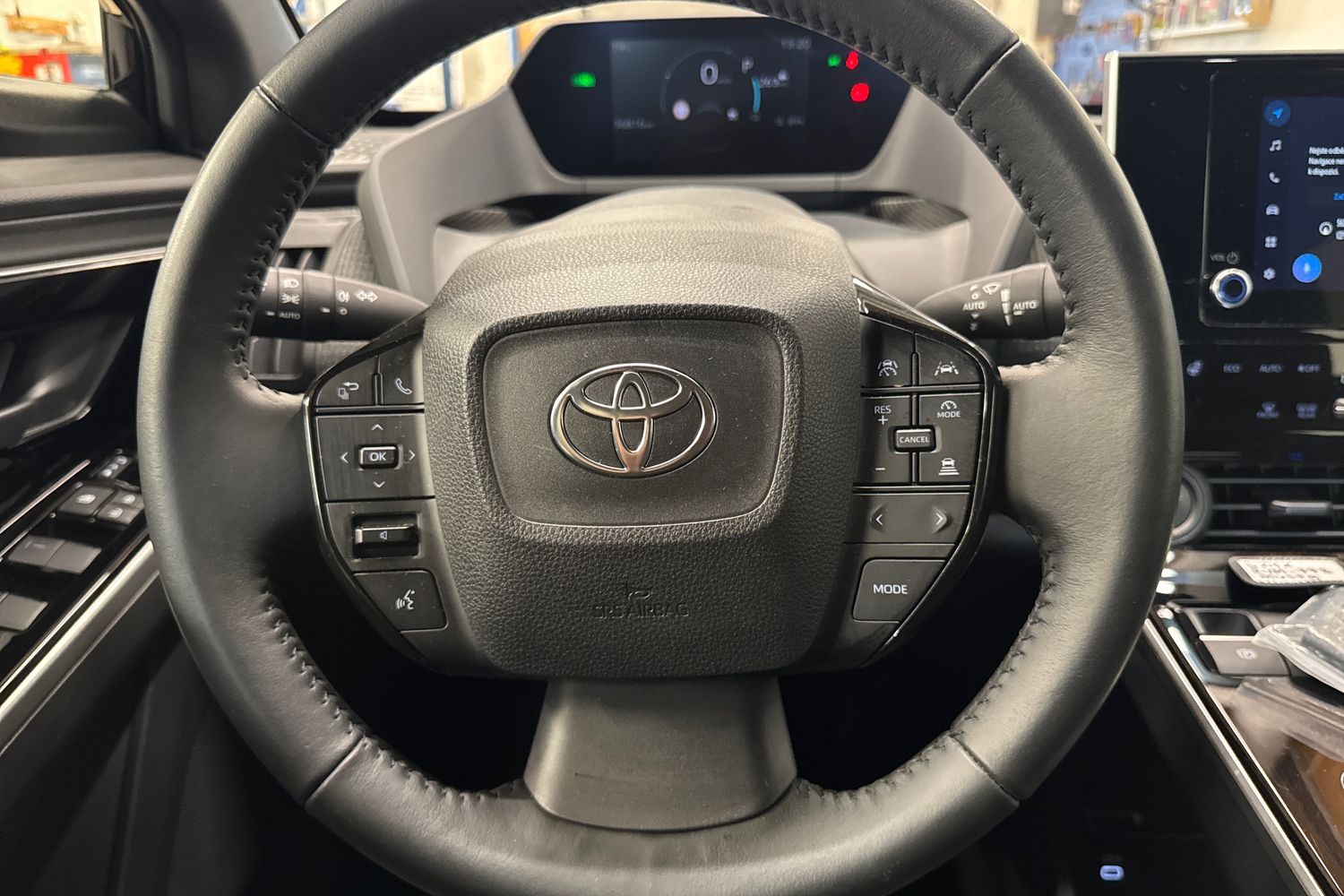 TOYOTA bZ4X 2024