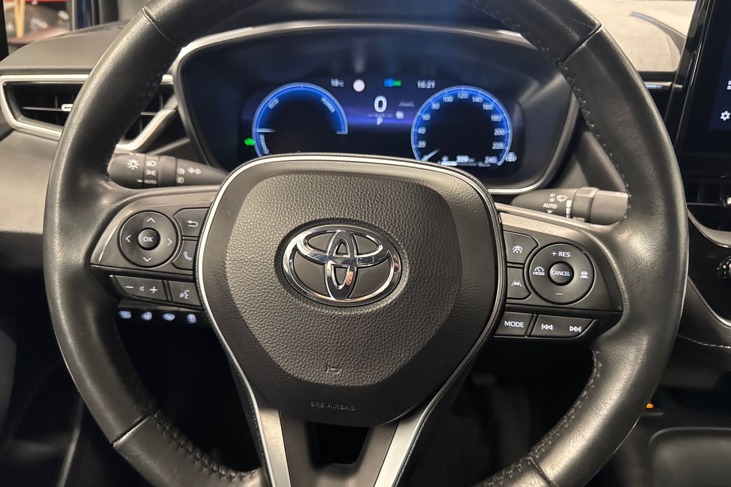 TOYOTA COROLLA 2023
