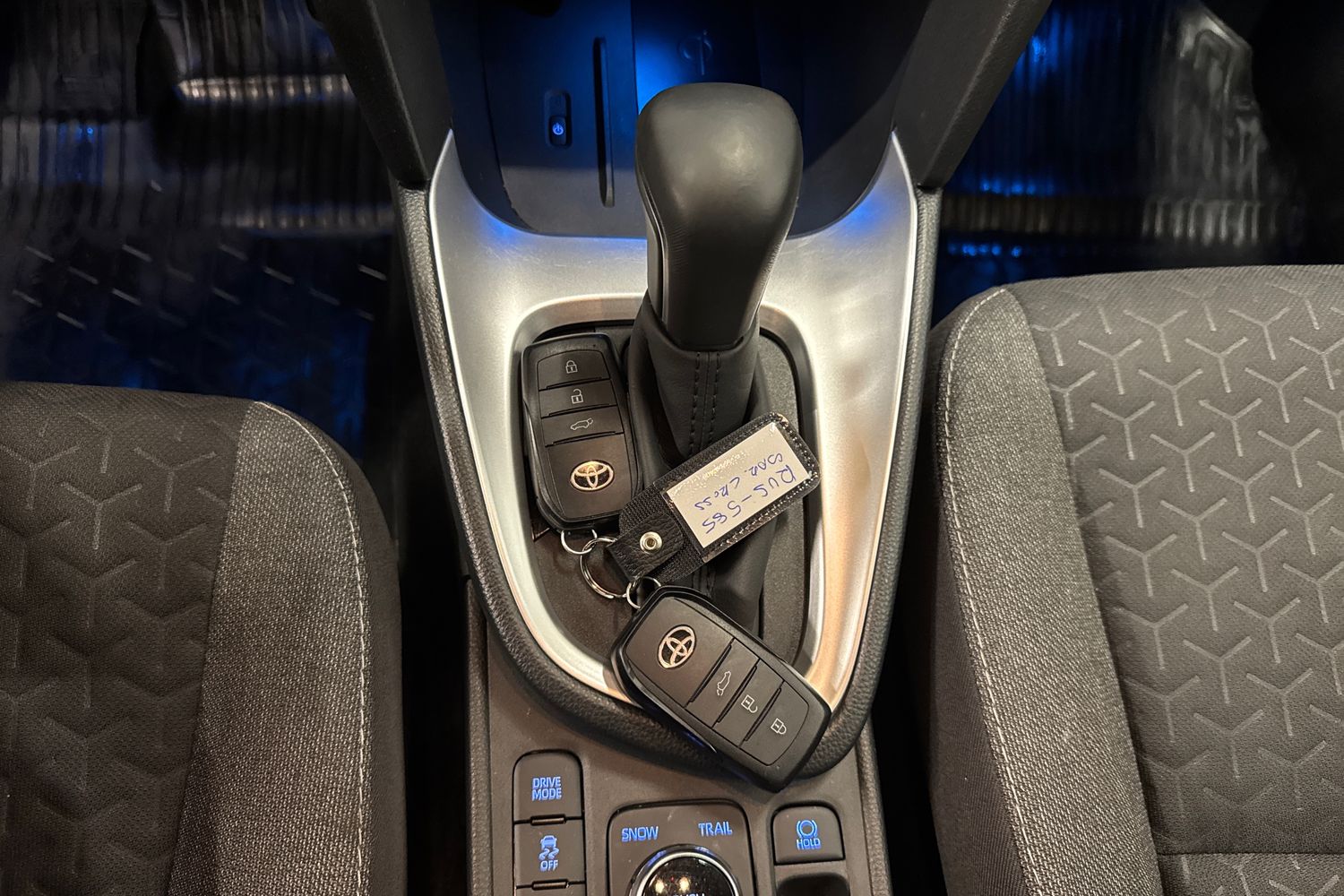 TOYOTA Yaris Cross 2024