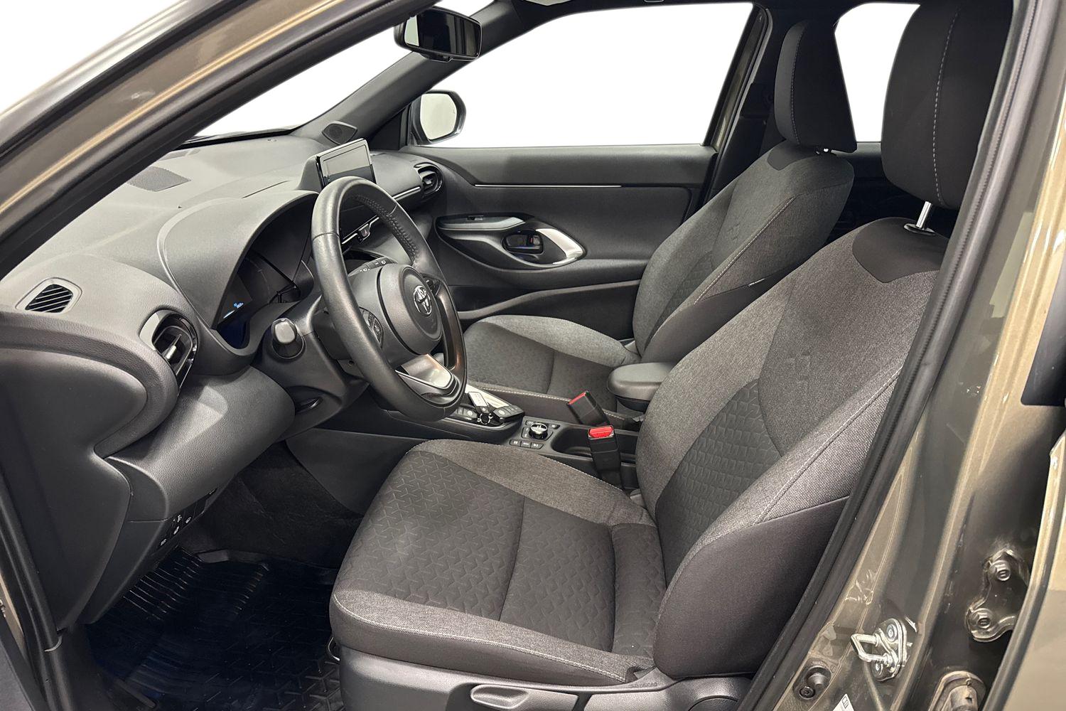 TOYOTA Yaris Cross 2024