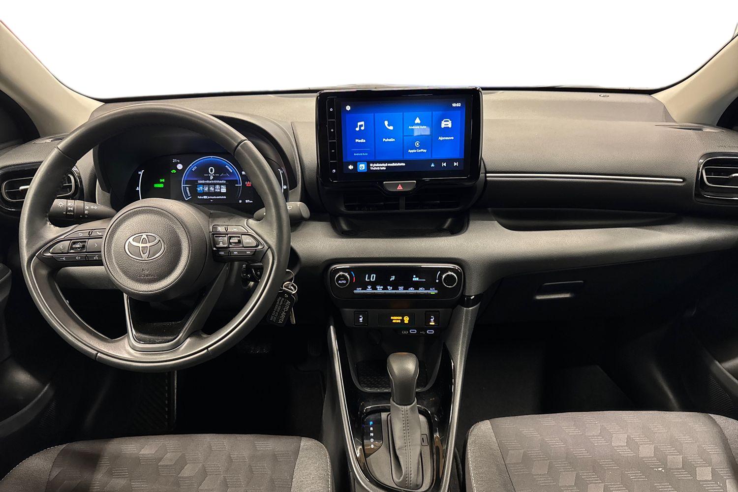TOYOTA YARIS 2024