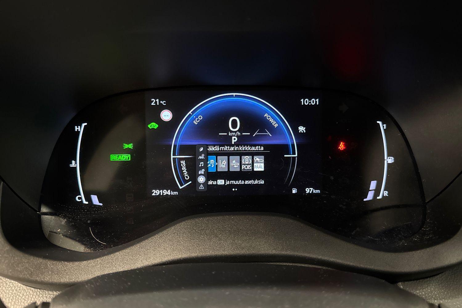TOYOTA YARIS 2024