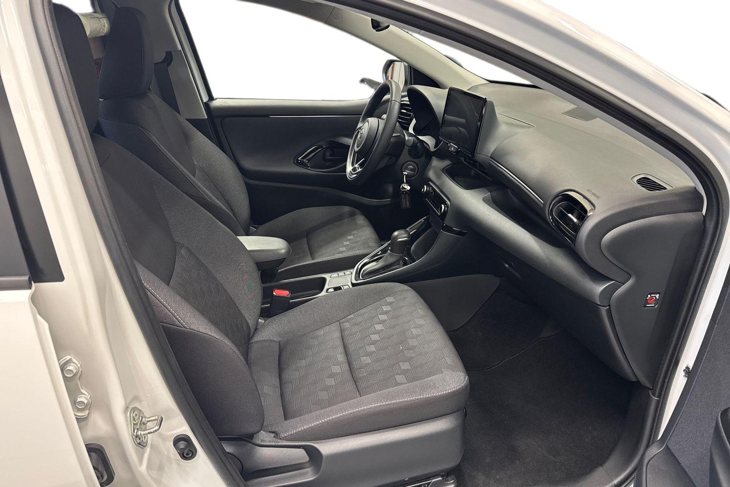 TOYOTA YARIS 2024