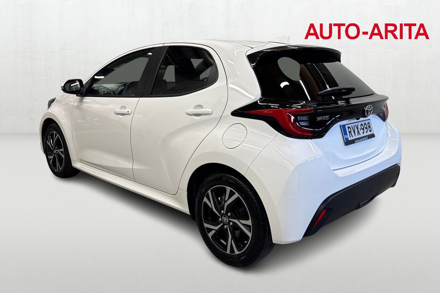 TOYOTA YARIS 2024