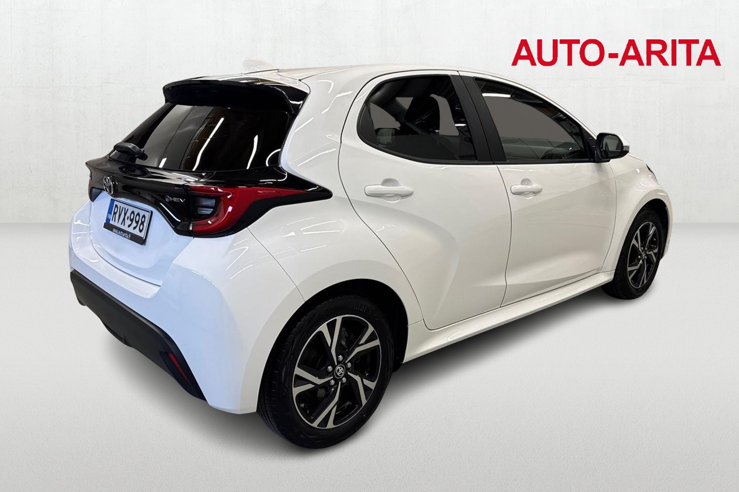 TOYOTA YARIS 2024