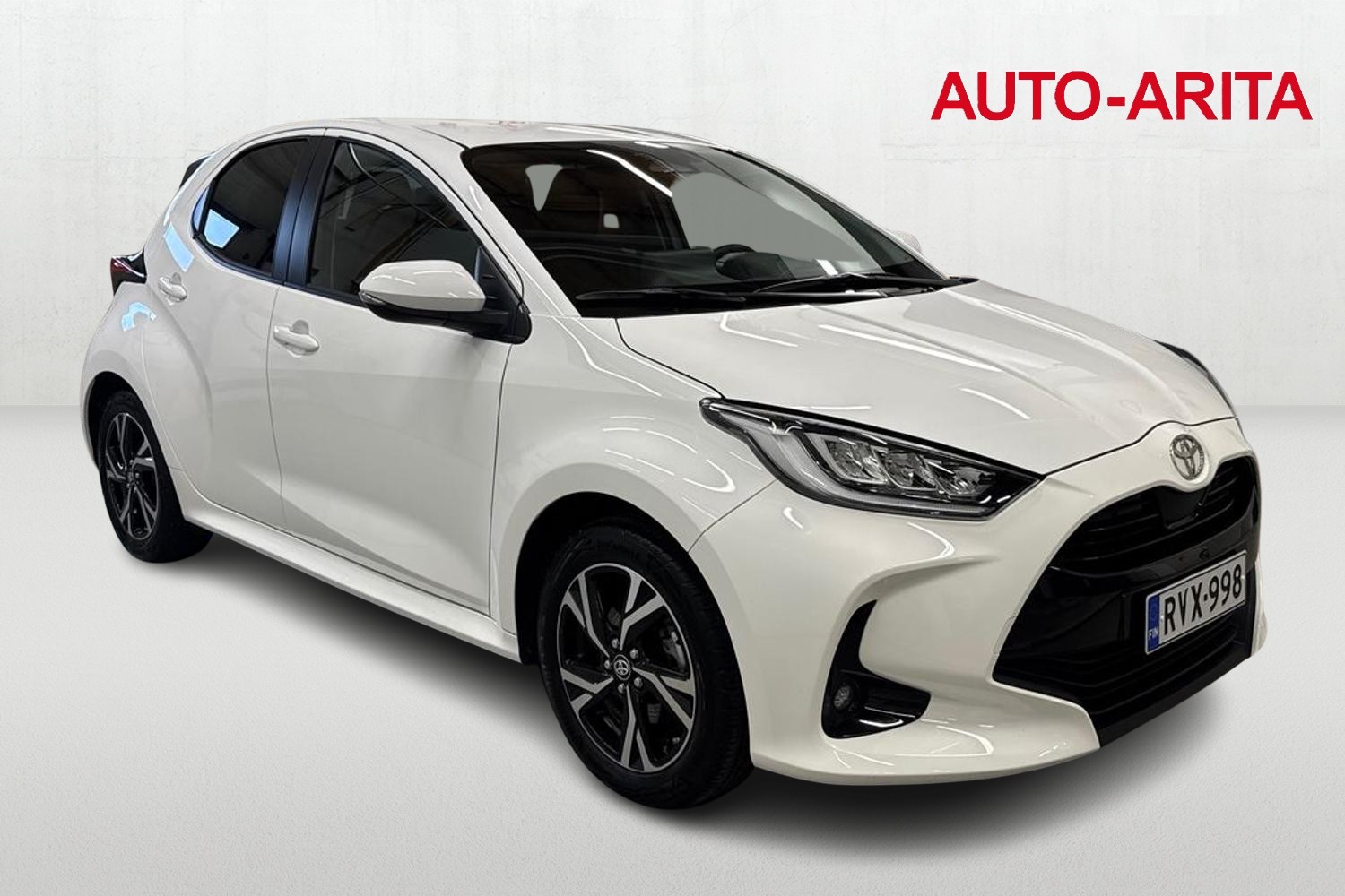 TOYOTA YARIS 2024