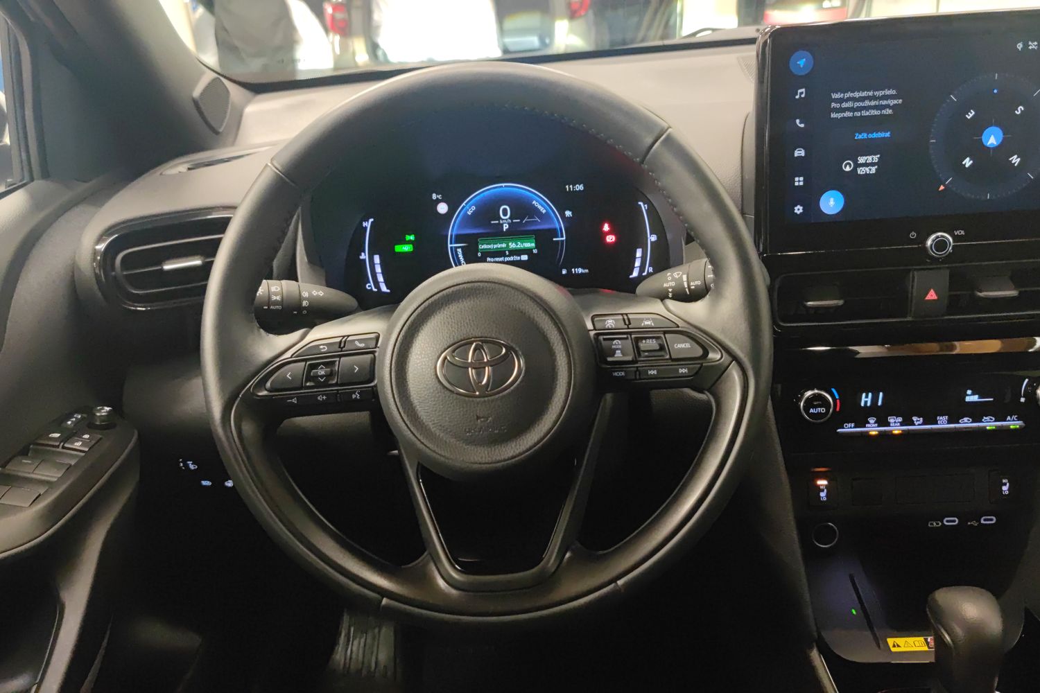 TOYOTA Yaris Cross 2024