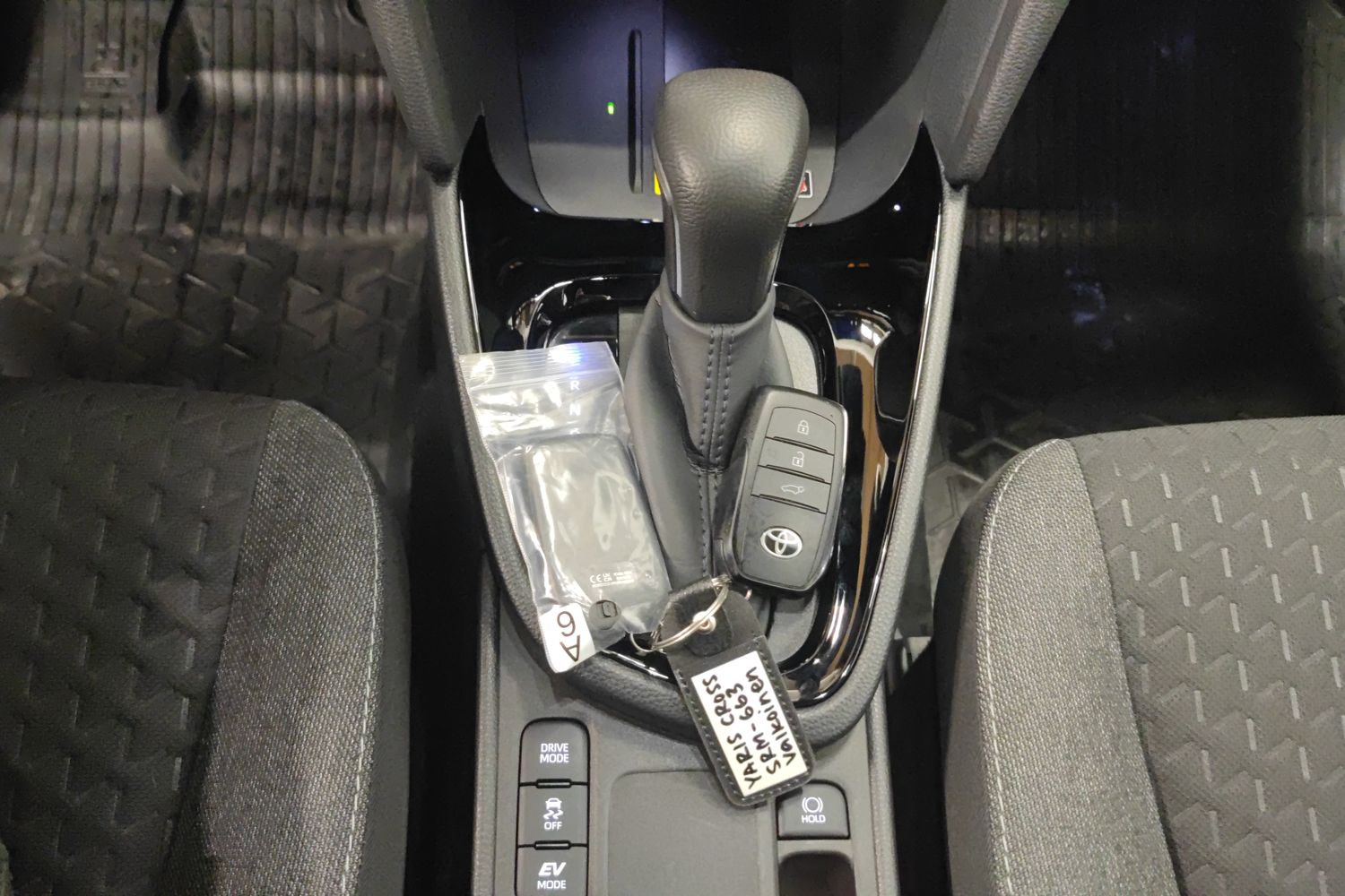 TOYOTA Yaris Cross 2024