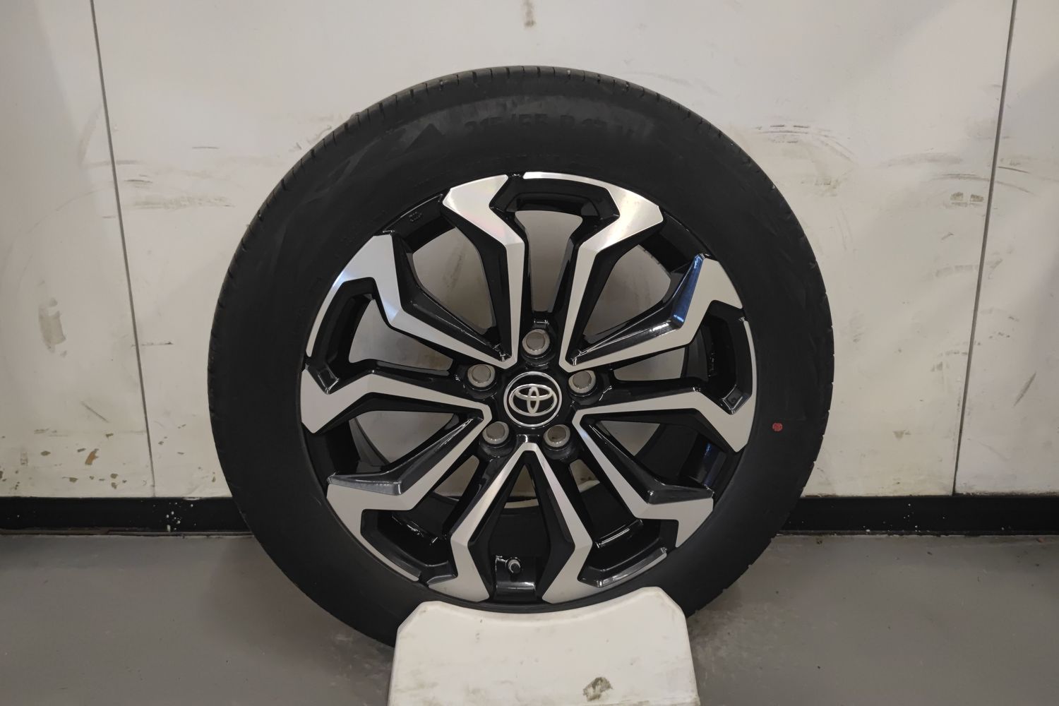 TOYOTA Yaris Cross 2024