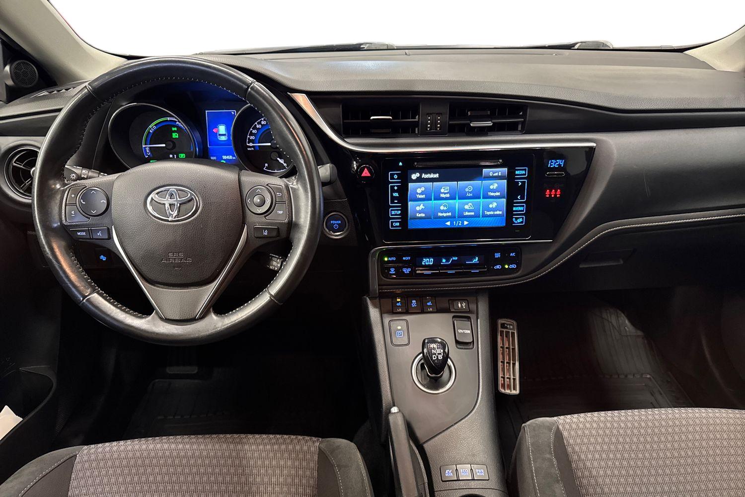 TOYOTA AURIS 2018