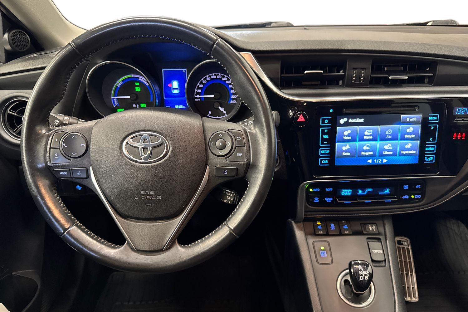 TOYOTA AURIS 2018