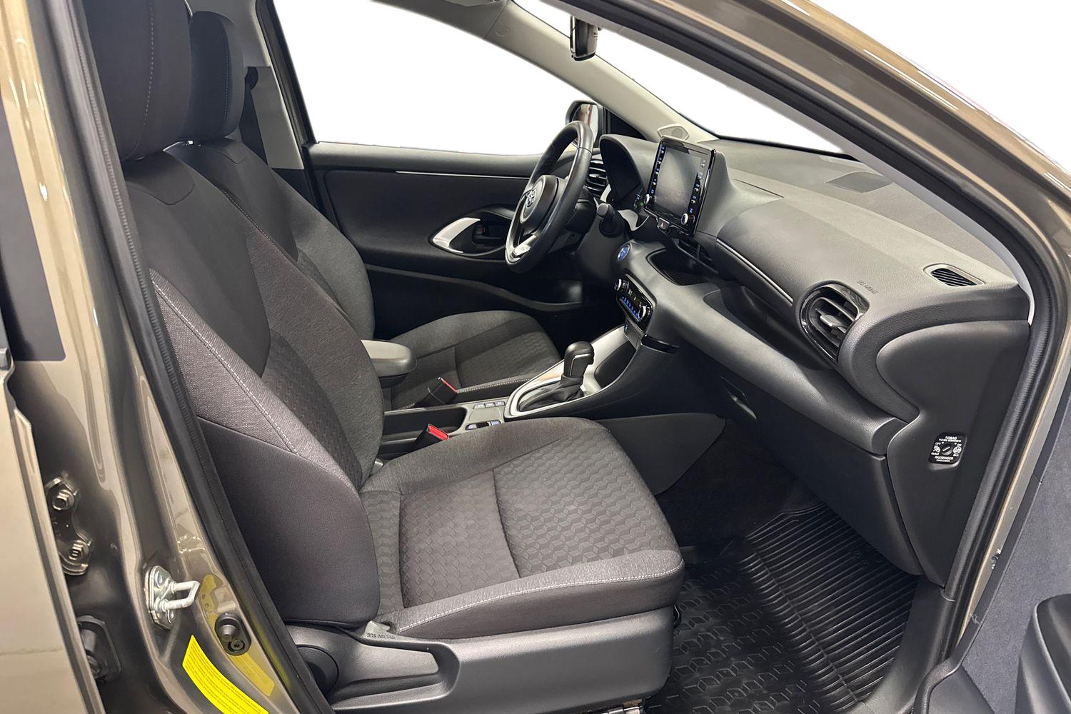 TOYOTA YARIS 2023