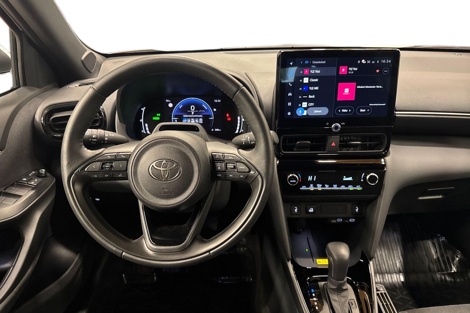 TOYOTA Yaris Cross 2026