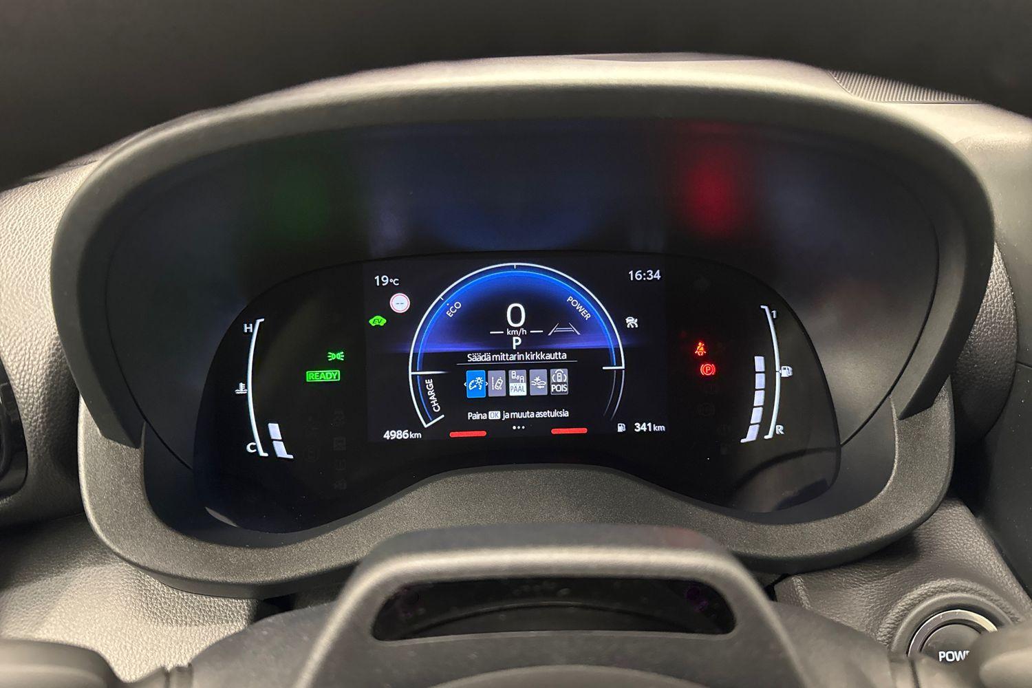 TOYOTA Yaris Cross 2026
