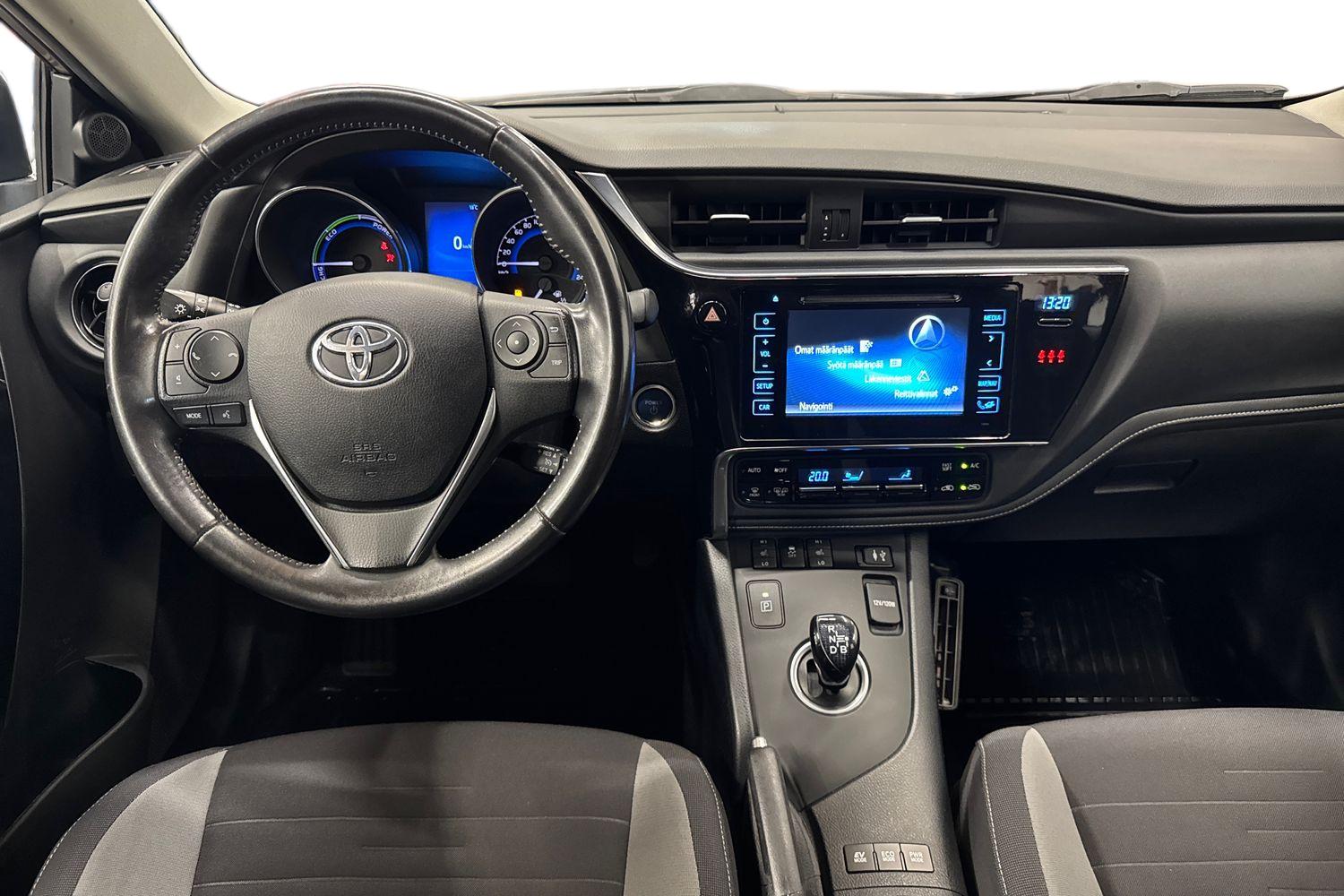 TOYOTA AURIS 2015