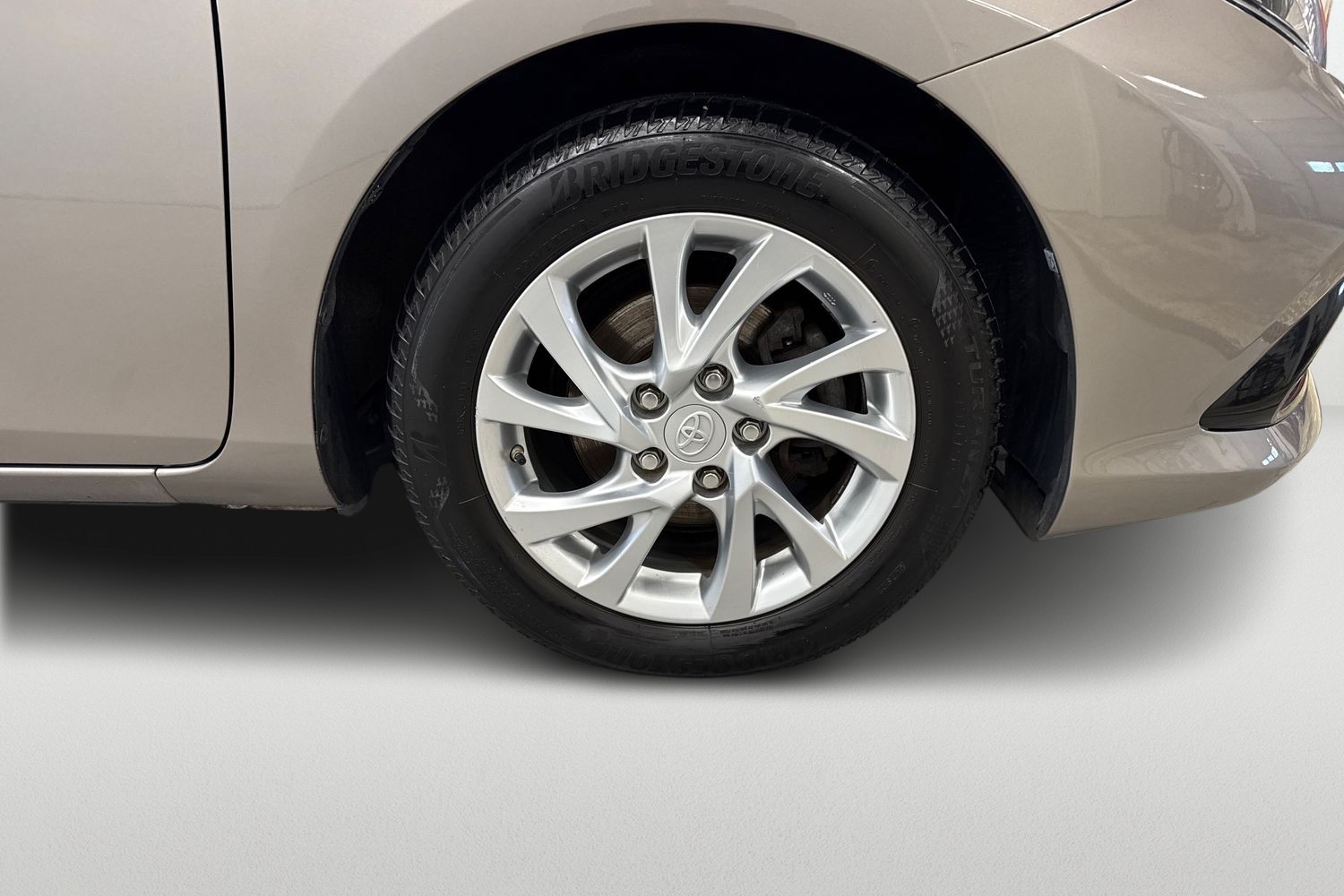 TOYOTA AURIS 2015