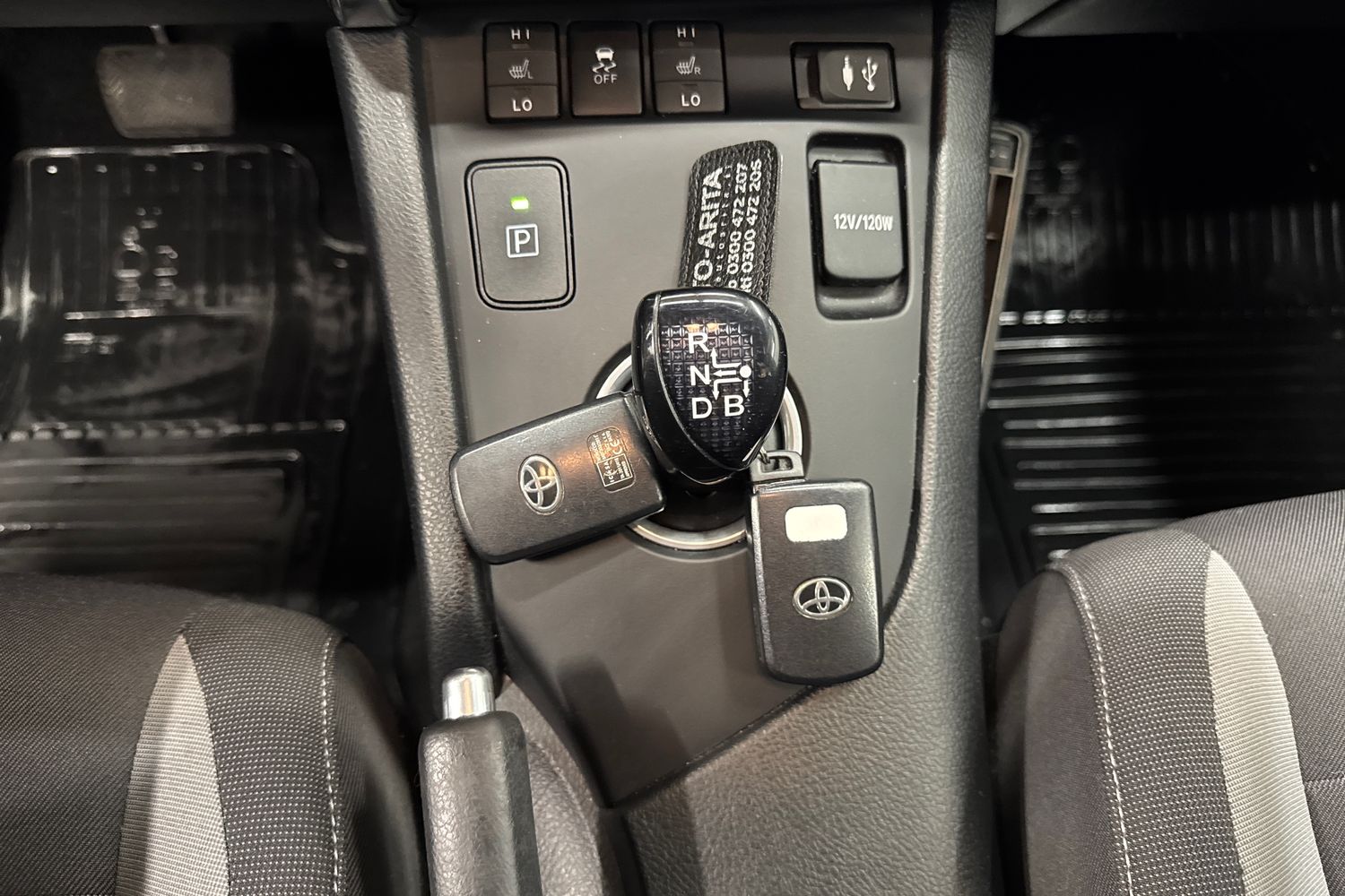 TOYOTA AURIS 2015
