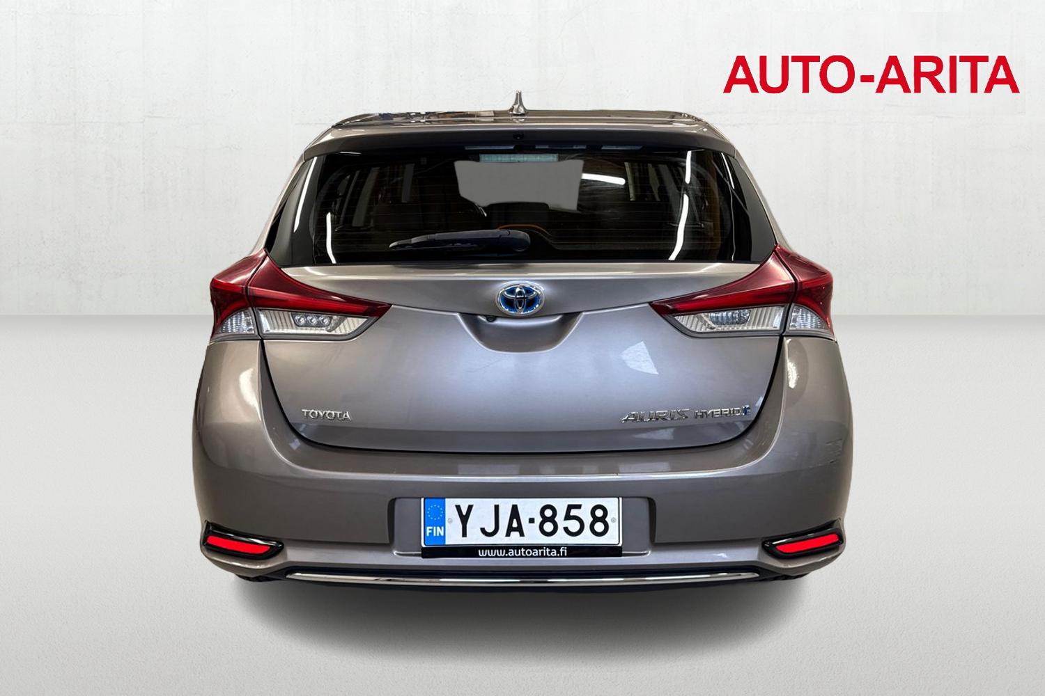 TOYOTA AURIS 2015