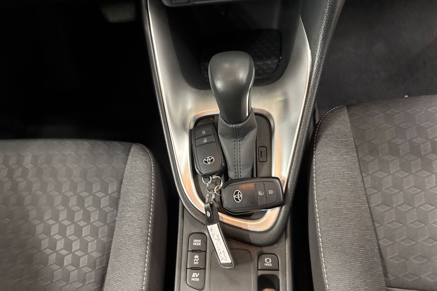 TOYOTA YARIS 2024