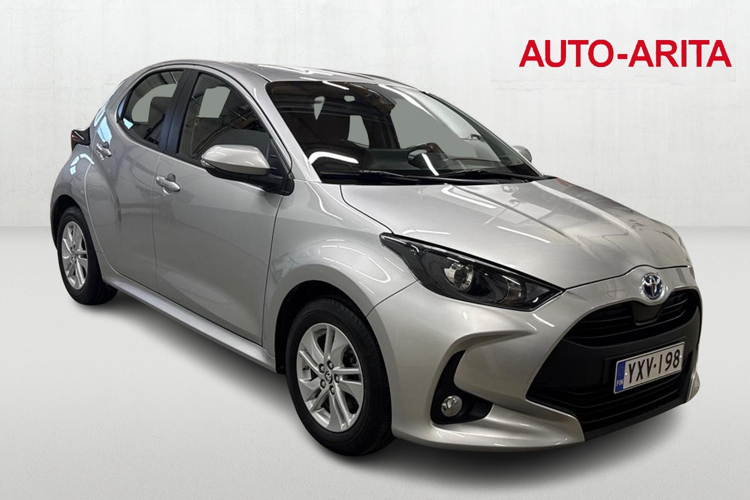 TOYOTA YARIS 2024