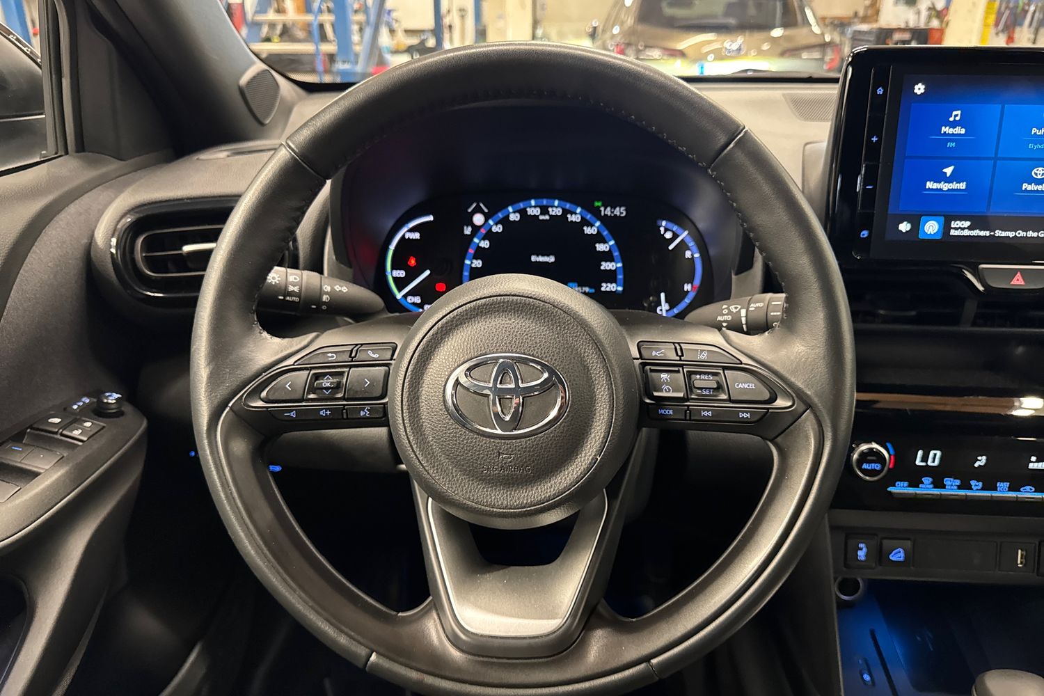TOYOTA Yaris Cross 2024