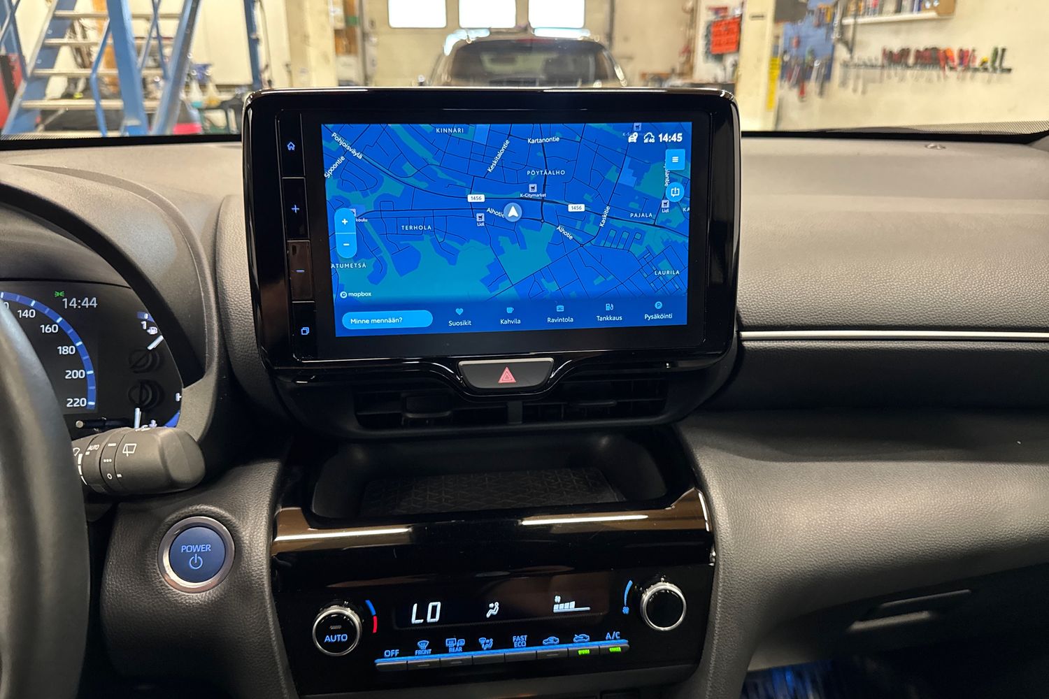 TOYOTA Yaris Cross 2024
