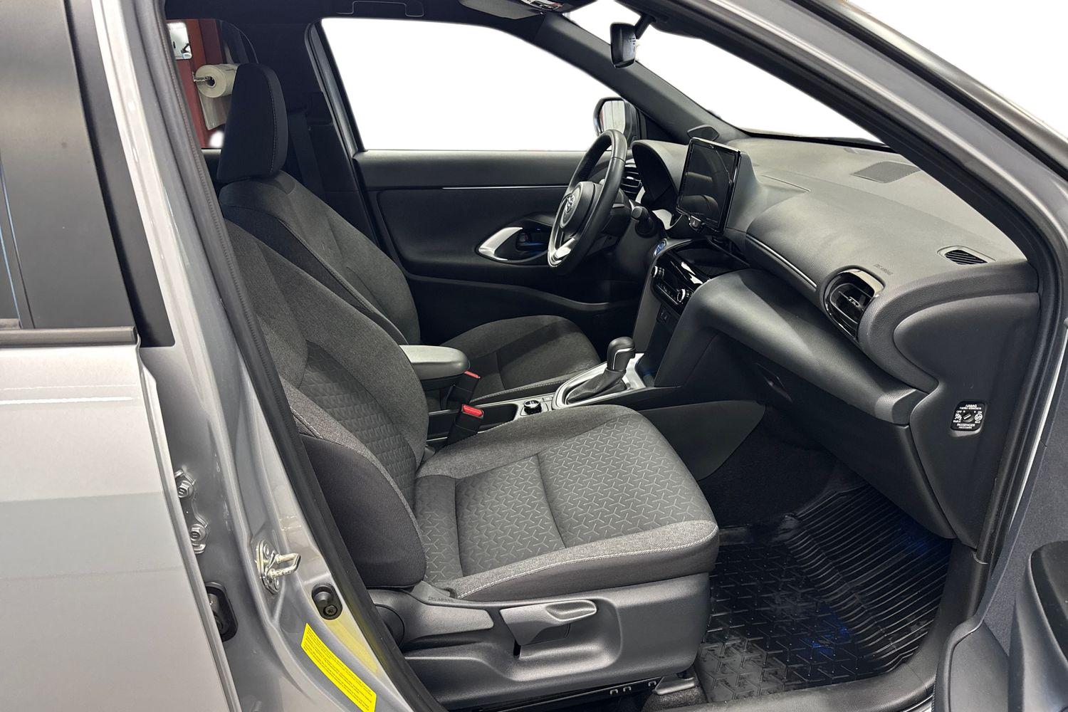 TOYOTA Yaris Cross 2024