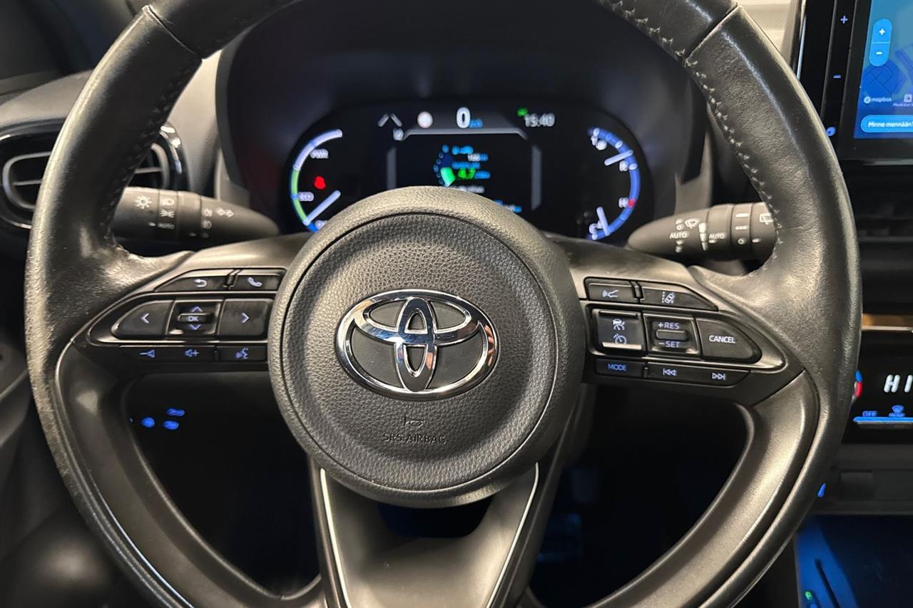 TOYOTA Yaris Cross 2023