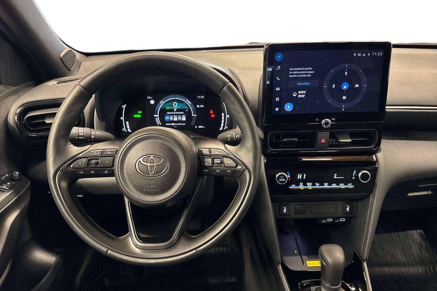 TOYOTA Yaris Cross 2024