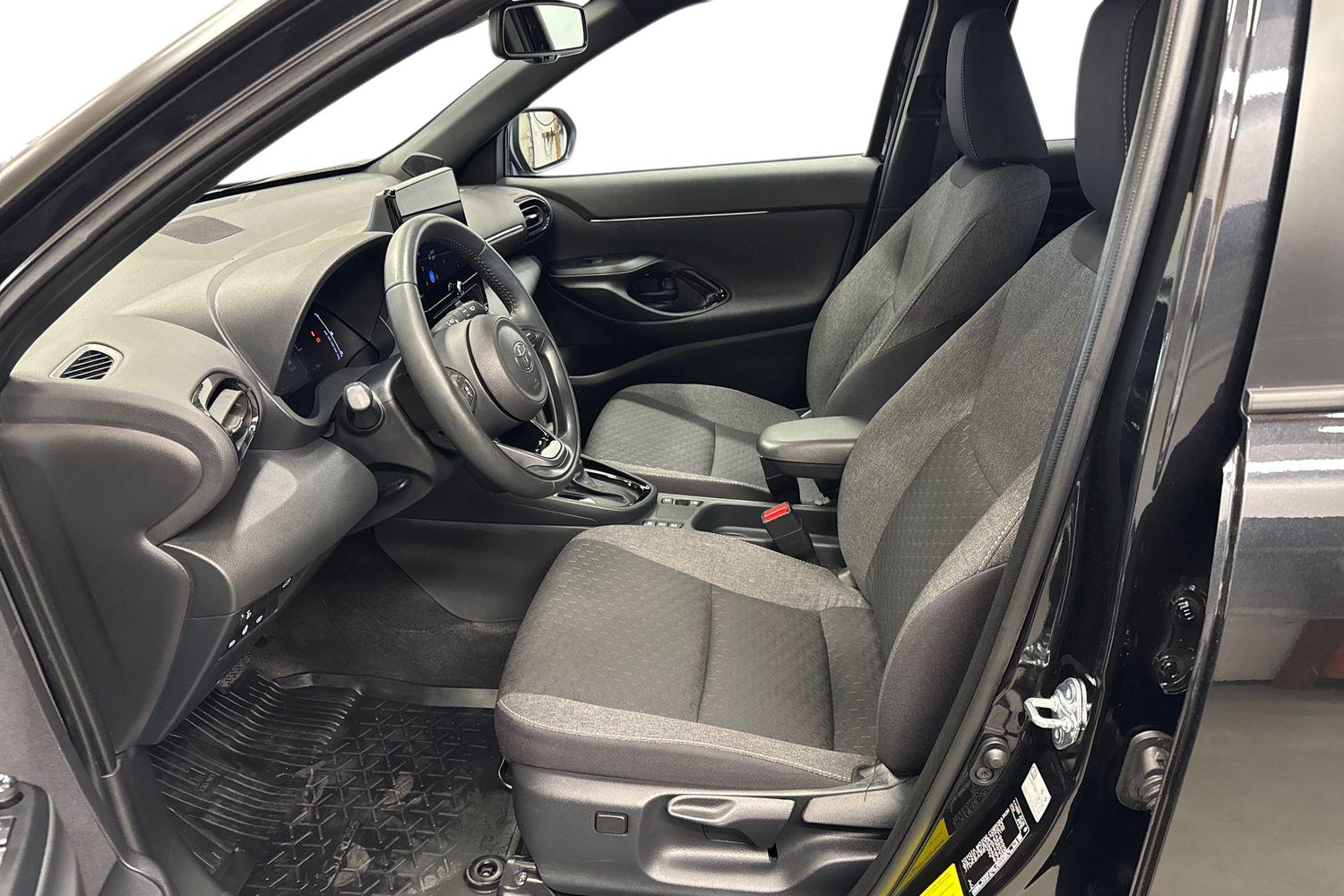 TOYOTA Yaris Cross 2024