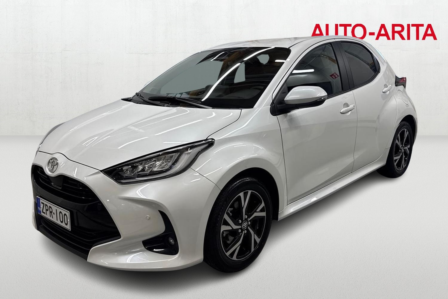 TOYOTA YARIS 2025