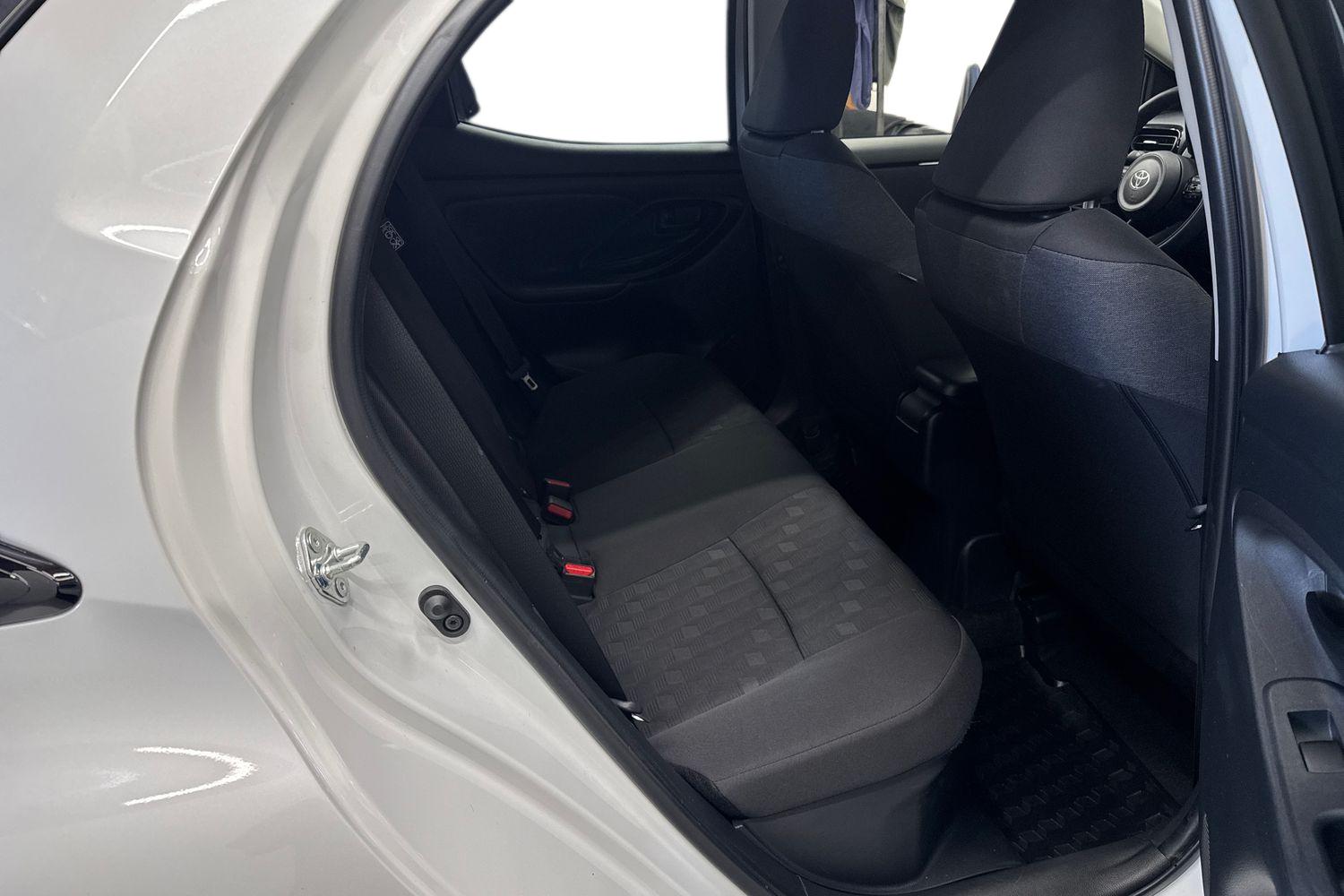 TOYOTA YARIS 2025