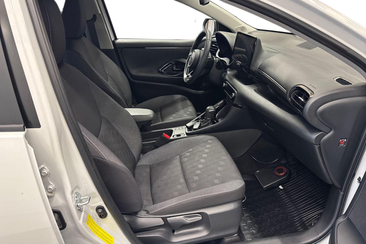 TOYOTA YARIS 2025