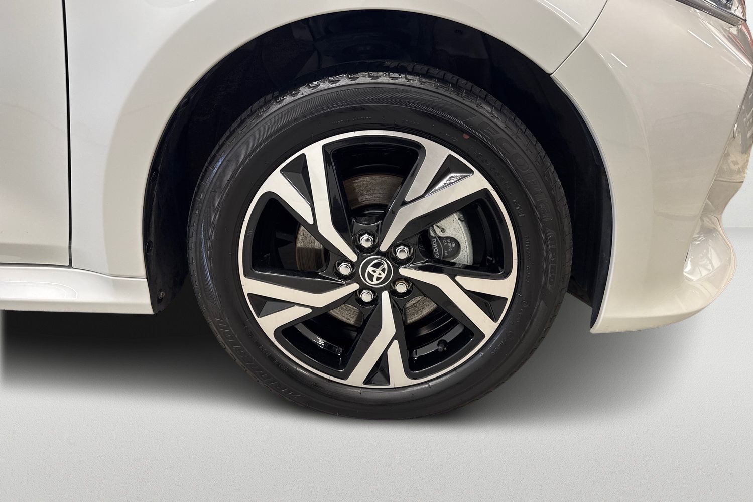 TOYOTA YARIS 2025