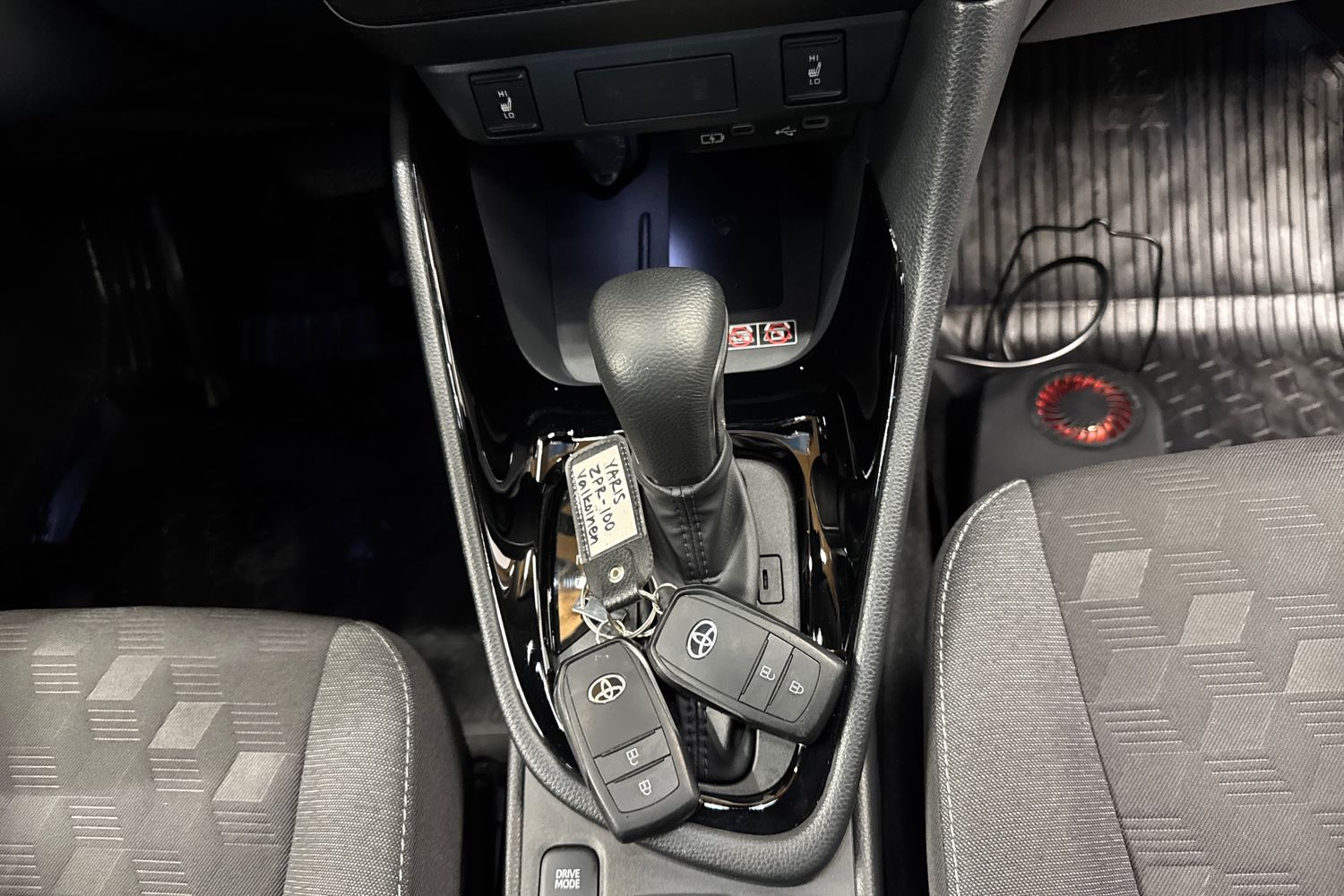 TOYOTA YARIS 2025